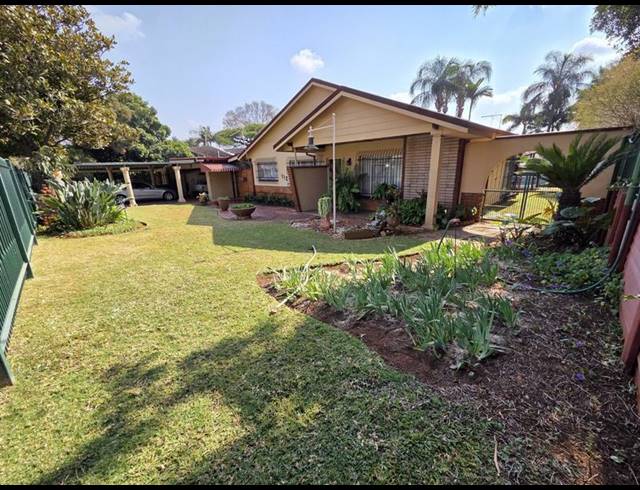 3 BEDROOM HOUSE FOR SALE IN SINOVILLE